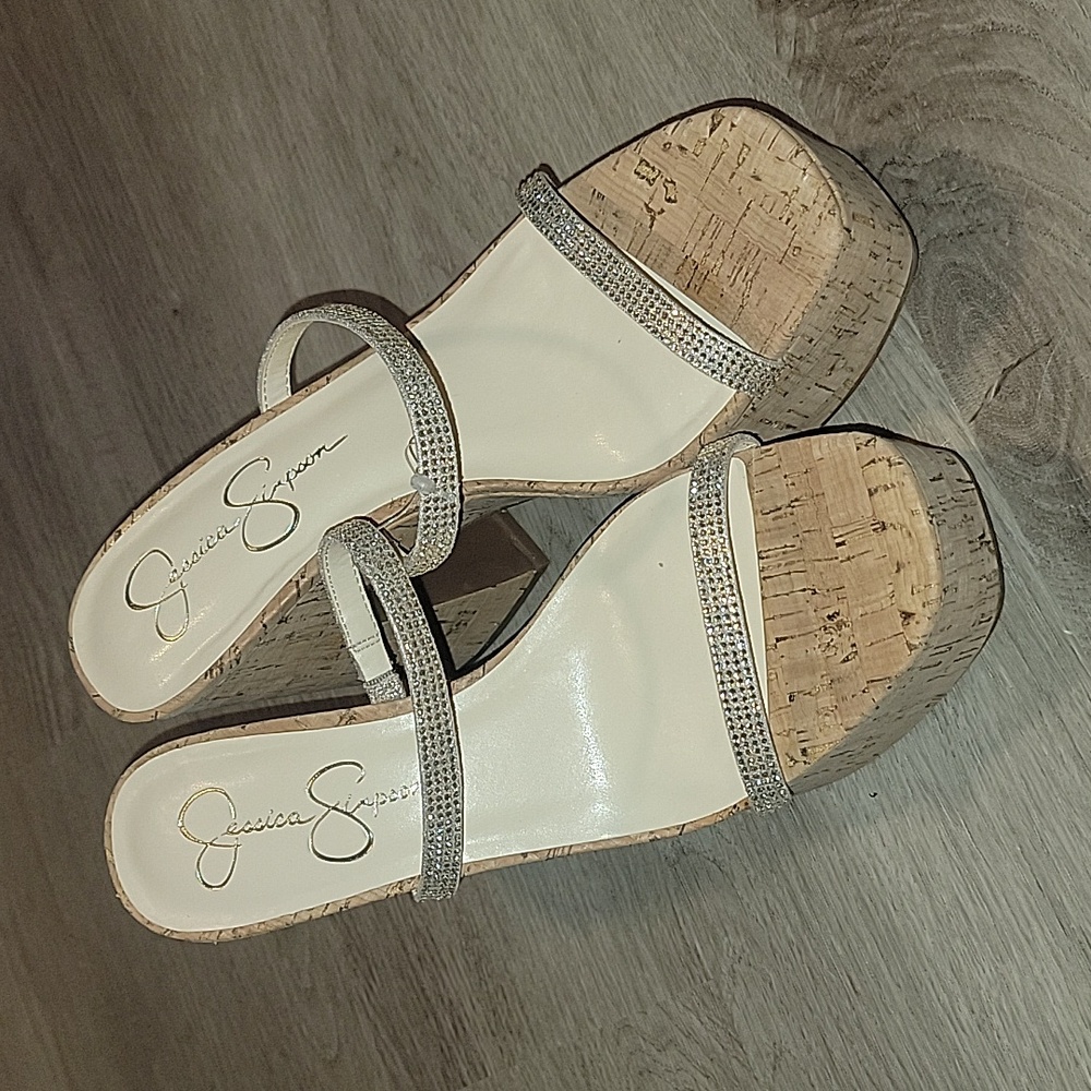 Jessica Simpson Skilla platform heels Size 8 NWOT